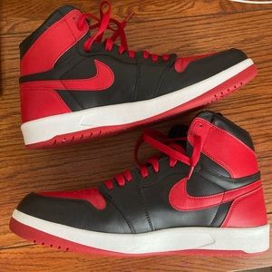 Jordan 1.5’s in red, black & white colorway. Size 12